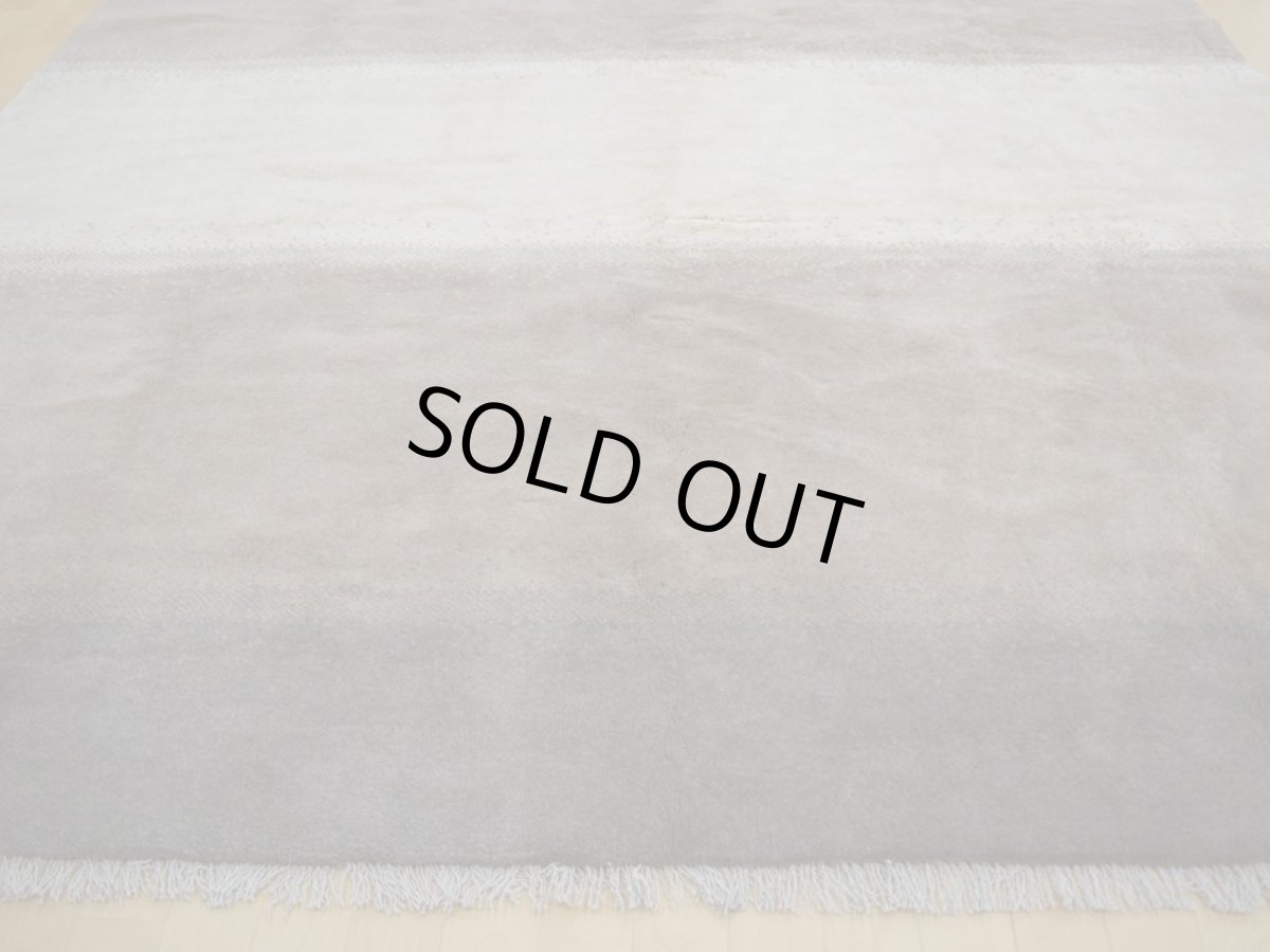 画像7: 新品 ペルシャ ギャッベ  縦2.4m 5? 正方形 スクエア タイプ リビング ダイニング 3人掛けソファ サイズ 235 × 210 cm A191 超肉厚 天然 ウール ギャベ 手織り ハンドメイド ラグ 絨毯 カーペット 生成り色 クリーム色 ベージュ 茶 グレー グラデーション リビングダイニングルームやベッドサイドに (7)