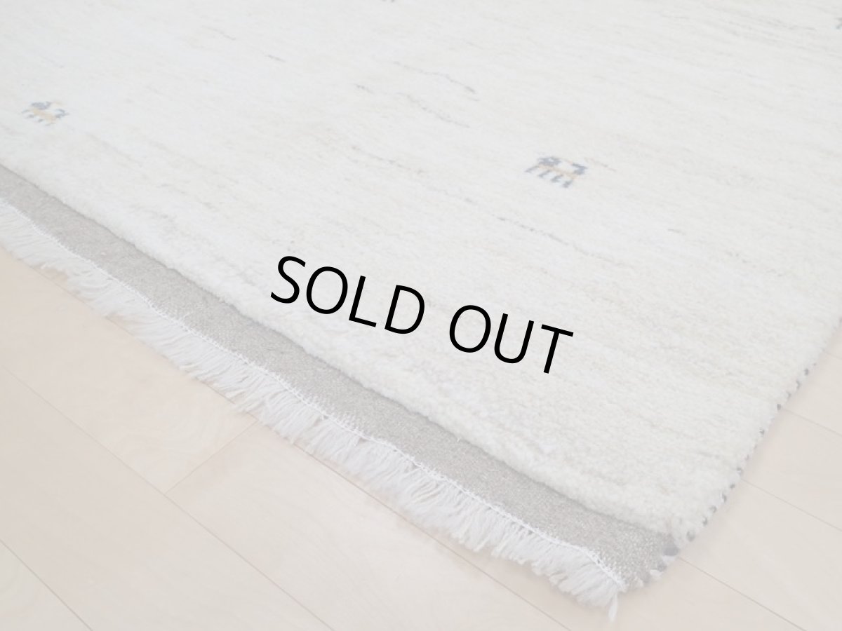 画像10: 新品 ペルシャ ギャッベ  縦2m 3? リビング ダイニング 2人掛けソファ サイズ 192 × 145 cm A170 肉厚 天然 ウール ギャベ 手織り ハンドメイド ラグ 絨毯 カーペット 生成り色 クリーム色 リビングダイニングルームやベッドサイドに (10)