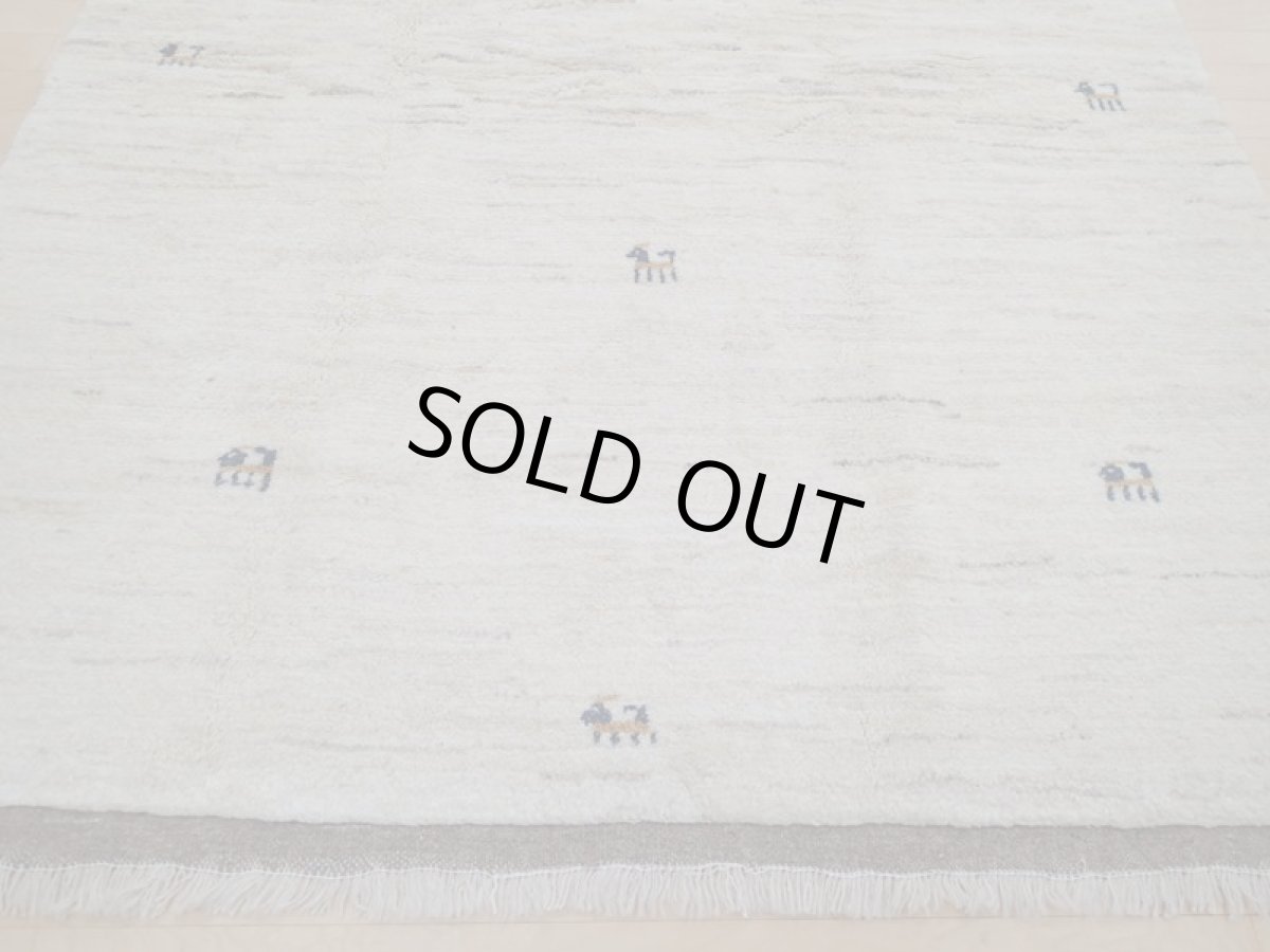 画像6: 新品 ペルシャ ギャッベ  縦2m 3? リビング ダイニング 2人掛けソファ サイズ 192 × 145 cm A170 肉厚 天然 ウール ギャベ 手織り ハンドメイド ラグ 絨毯 カーペット 生成り色 クリーム色 リビングダイニングルームやベッドサイドに (6)