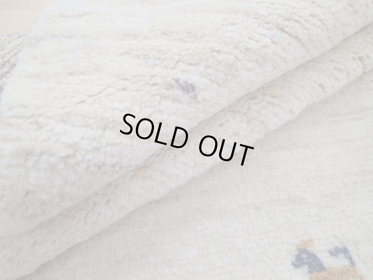 画像14: 新品 ペルシャ ギャッベ  縦2m 3? リビング ダイニング 2人掛けソファ サイズ 192 × 145 cm A170 肉厚 天然 ウール ギャベ 手織り ハンドメイド ラグ 絨毯 カーペット 生成り色 クリーム色 リビングダイニングルームやベッドサイドに (14)