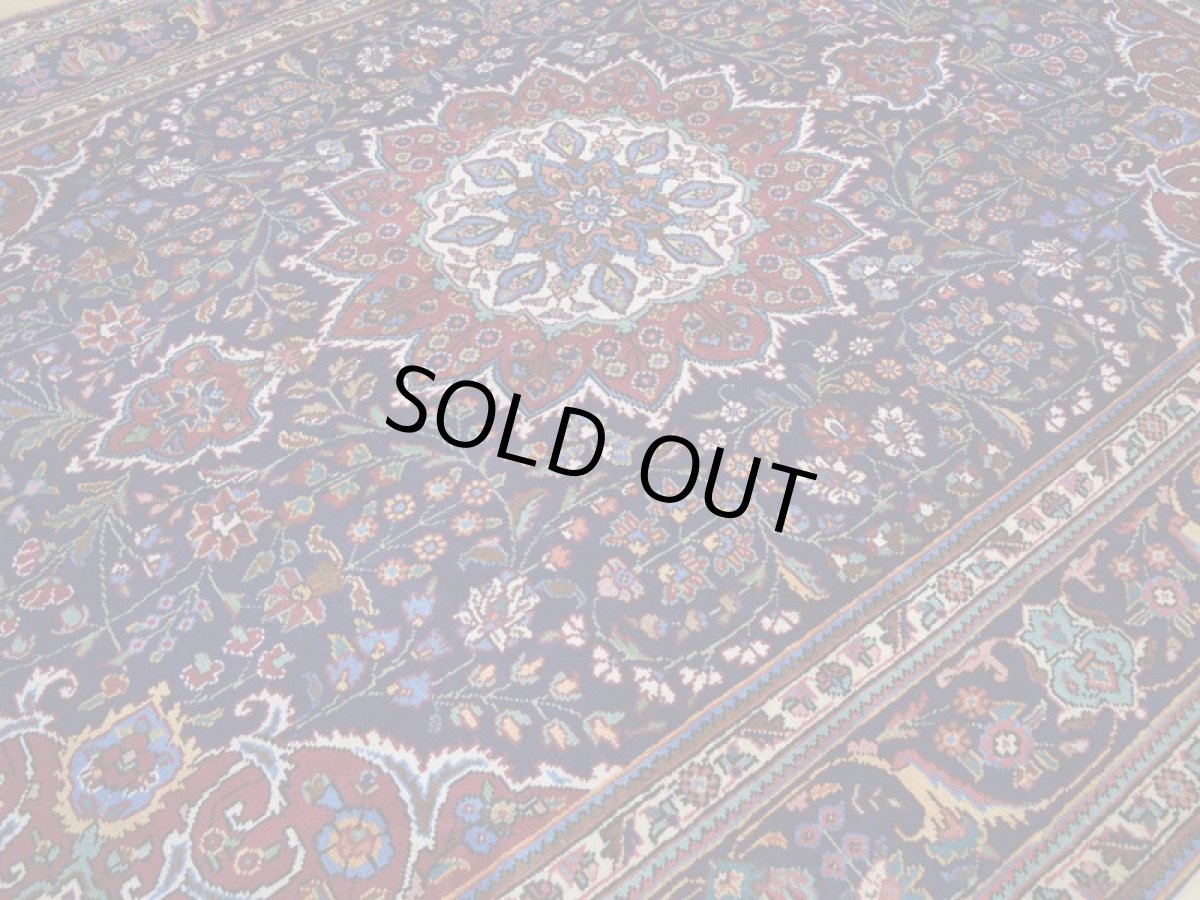 画像10: 良品 オールド ペルシャ 絨毯 タブリーズ 縦3.5m 8.1? 6帖 リビング ダイニング 3人掛けソファ コーナーソファ 大判 サイズ 345 x 235 cm No.a161 手織り トライバル ラグ 天然 ウール 敷物 マット カーペット 紺 青 メダリオン 草木 花 柄 ヴィンテージ ビンテージ (10)