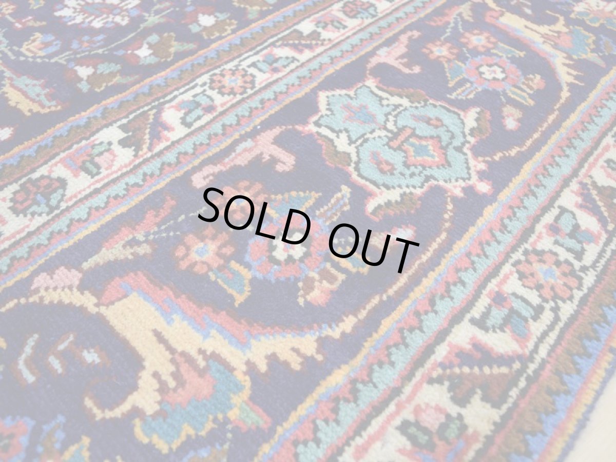 画像13: 良品 オールド ペルシャ 絨毯 タブリーズ 縦3.5m 8.1? 6帖 リビング ダイニング 3人掛けソファ コーナーソファ 大判 サイズ 345 x 235 cm No.a161 手織り トライバル ラグ 天然 ウール 敷物 マット カーペット 紺 青 メダリオン 草木 花 柄 ヴィンテージ ビンテージ (13)