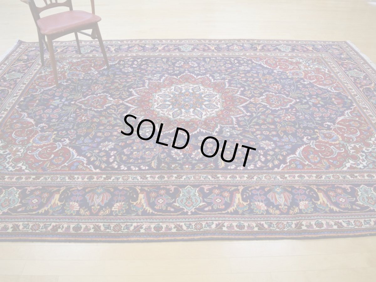 画像3: 良品 オールド ペルシャ 絨毯 タブリーズ 縦3.5m 8.1? 6帖 リビング ダイニング 3人掛けソファ コーナーソファ 大判 サイズ 345 x 235 cm No.a161 手織り トライバル ラグ 天然 ウール 敷物 マット カーペット 紺 青 メダリオン 草木 花 柄 ヴィンテージ ビンテージ (3)