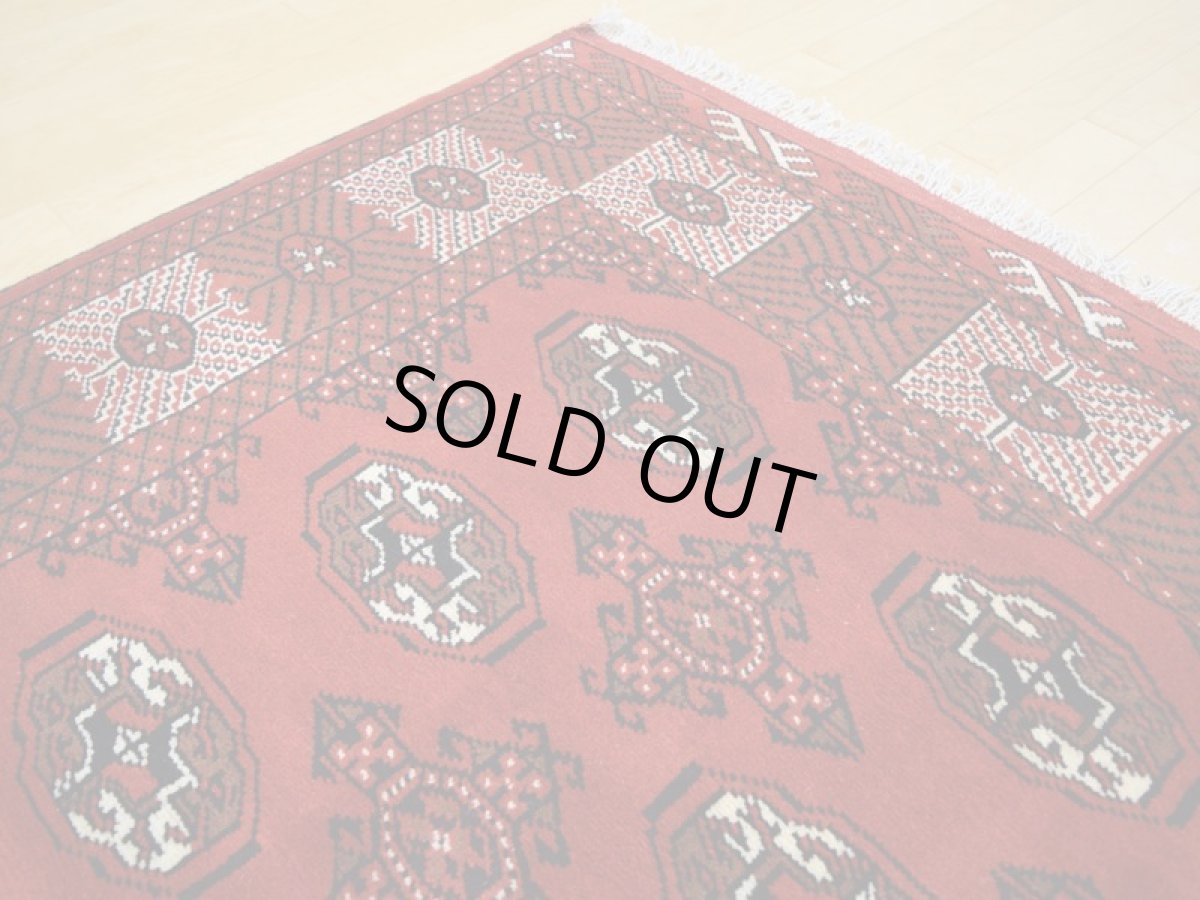 画像8: 新品 ペルシャ 絨毯 トルクメン 縦3m 6? 6帖 リビング ダイニング 3人掛けソファ サイズ 291 x 201 cm A119 天然 肉厚 ウール 手織り ハンドメイド トライバル ラグ マット カーペット 赤 幾何学模様 民族柄 (8)