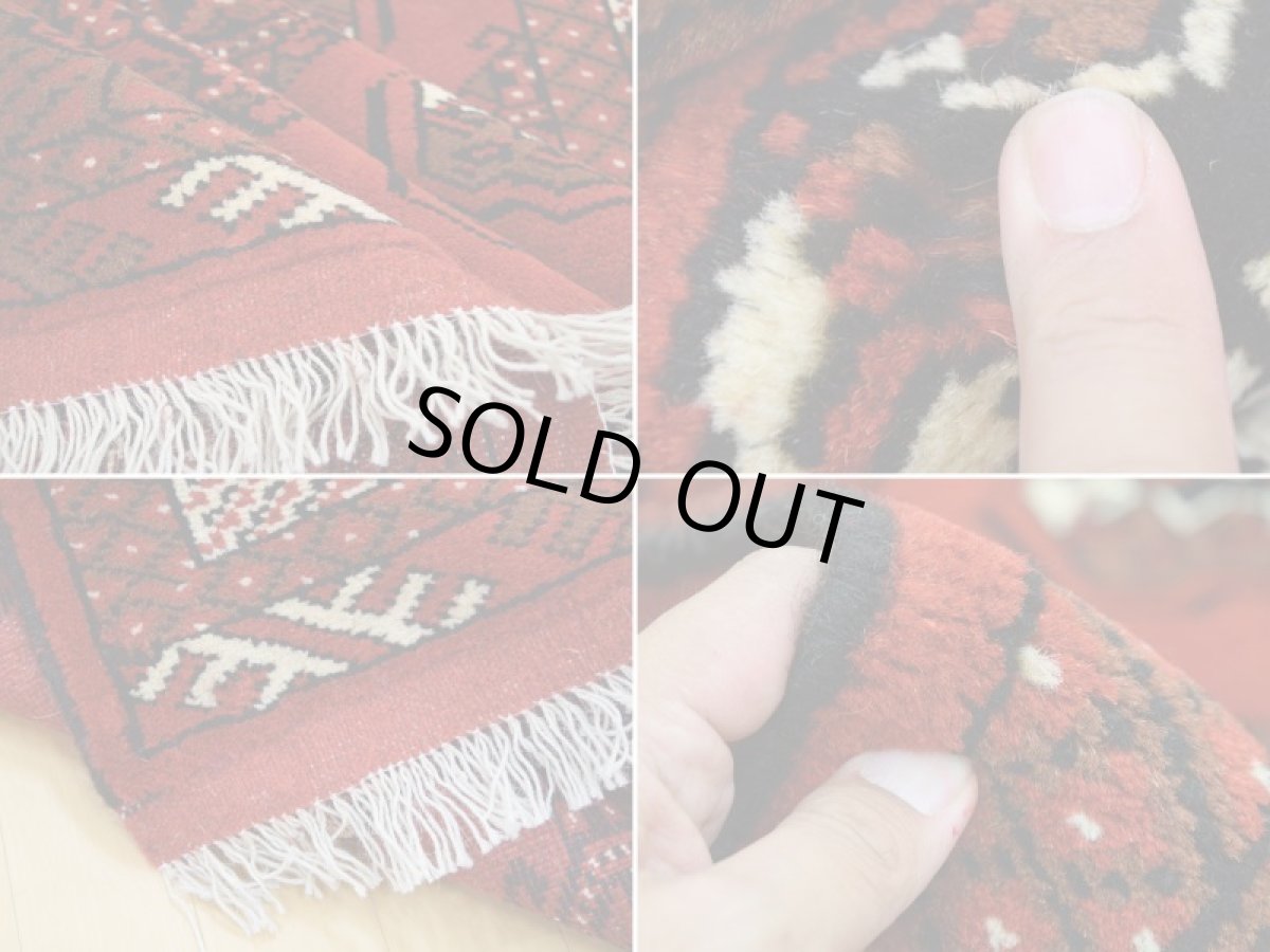 画像18: 新品 ペルシャ 絨毯 トルクメン 縦3m 6? 6帖 リビング ダイニング 3人掛けソファ サイズ 291 x 201 cm A119 天然 肉厚 ウール 手織り ハンドメイド トライバル ラグ マット カーペット 赤 幾何学模様 民族柄 (18)