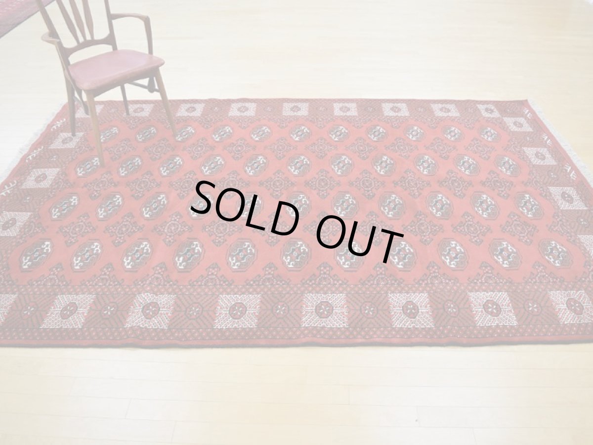 画像3: 新品 ペルシャ 絨毯 トルクメン 縦3m 6? 6帖 リビング ダイニング 3人掛けソファ サイズ 291 x 201 cm A119 天然 肉厚 ウール 手織り ハンドメイド トライバル ラグ マット カーペット 赤 幾何学模様 民族柄 (3)