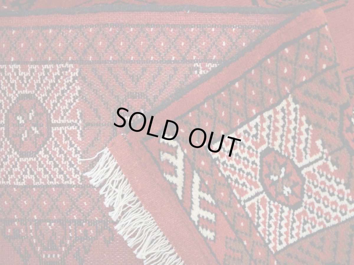 画像16: 新品 ペルシャ 絨毯 トルクメン 縦3m 6? 6帖 リビング ダイニング 3人掛けソファ サイズ 291 x 201 cm A119 天然 肉厚 ウール 手織り ハンドメイド トライバル ラグ マット カーペット 赤 幾何学模様 民族柄 (16)