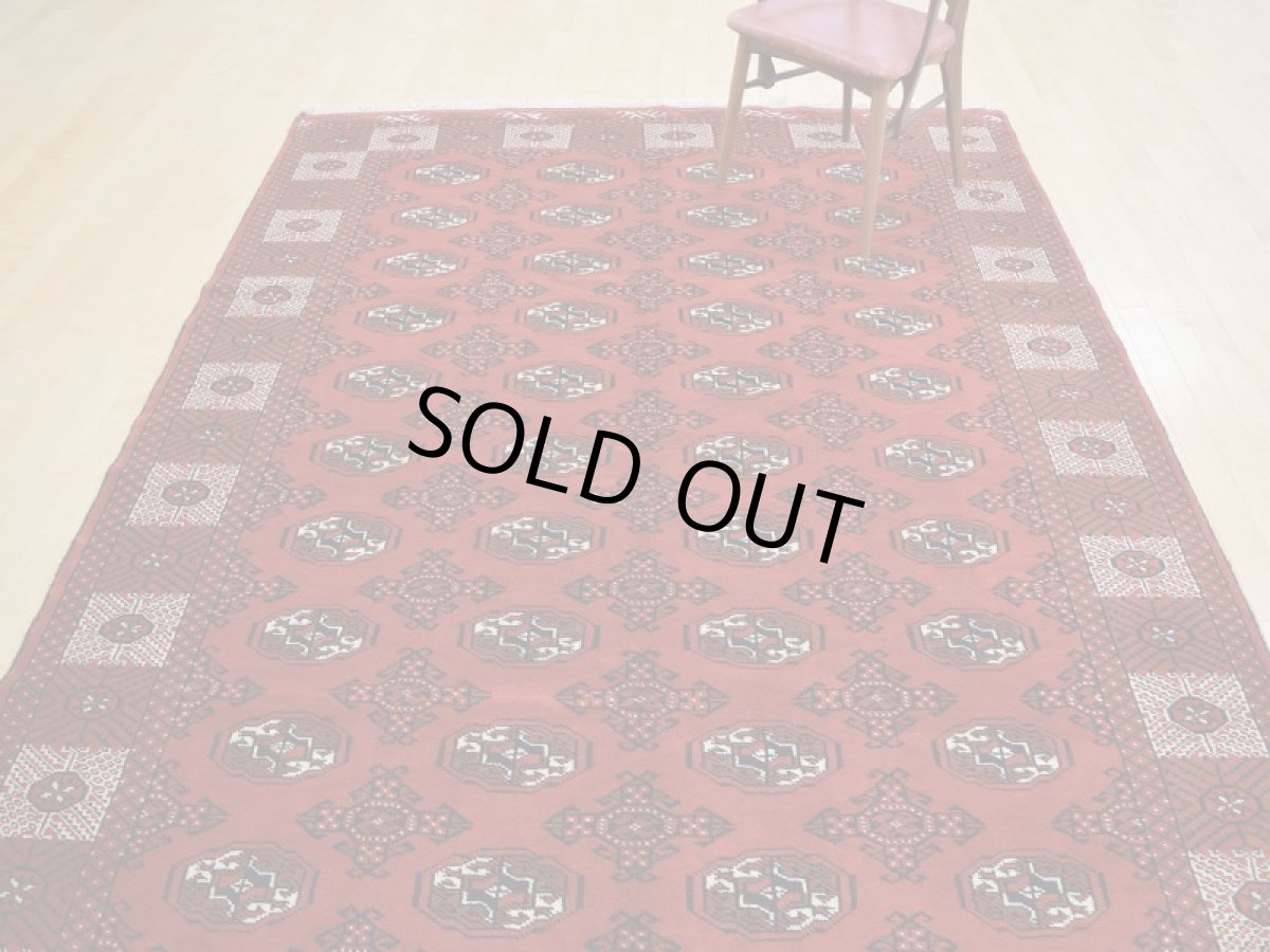 画像6: 新品 ペルシャ 絨毯 トルクメン 縦3m 6? 6帖 リビング ダイニング 3人掛けソファ サイズ 291 x 201 cm A119 天然 肉厚 ウール 手織り ハンドメイド トライバル ラグ マット カーペット 赤 幾何学模様 民族柄 (6)