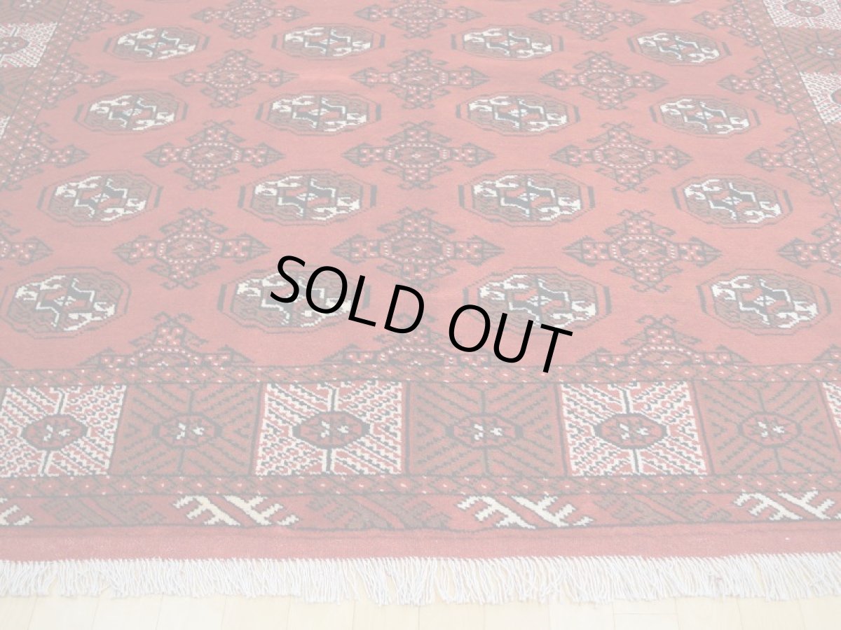 画像7: 新品 ペルシャ 絨毯 トルクメン 縦3m 6? 6帖 リビング ダイニング 3人掛けソファ サイズ 291 x 201 cm A119 天然 肉厚 ウール 手織り ハンドメイド トライバル ラグ マット カーペット 赤 幾何学模様 民族柄 (7)