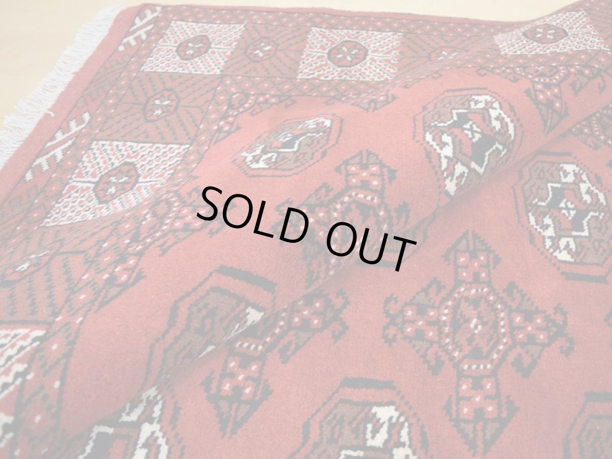 画像14: 新品 ペルシャ 絨毯 トルクメン 縦3m 6? 6帖 リビング ダイニング 3人掛けソファ サイズ 291 x 201 cm A119 天然 肉厚 ウール 手織り ハンドメイド トライバル ラグ マット カーペット 赤 幾何学模様 民族柄 (14)