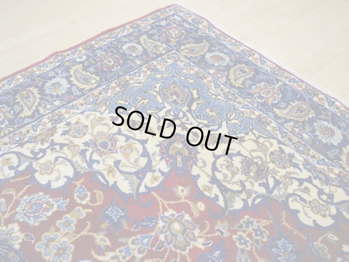 画像8: 美品 ペルシャ 絨毯 ナジャファバド 縦3.8m 9.8? 10帖 リビング ダイニング 3人掛けソファ コーナーソファ 大判 サイズ 375 x 260 cm No.a114 肉厚 天然 ウール 手織り トライバル ラグ 敷物 マット カーペット 赤 メダリオン ヴィンテージ ビンテージ (8)