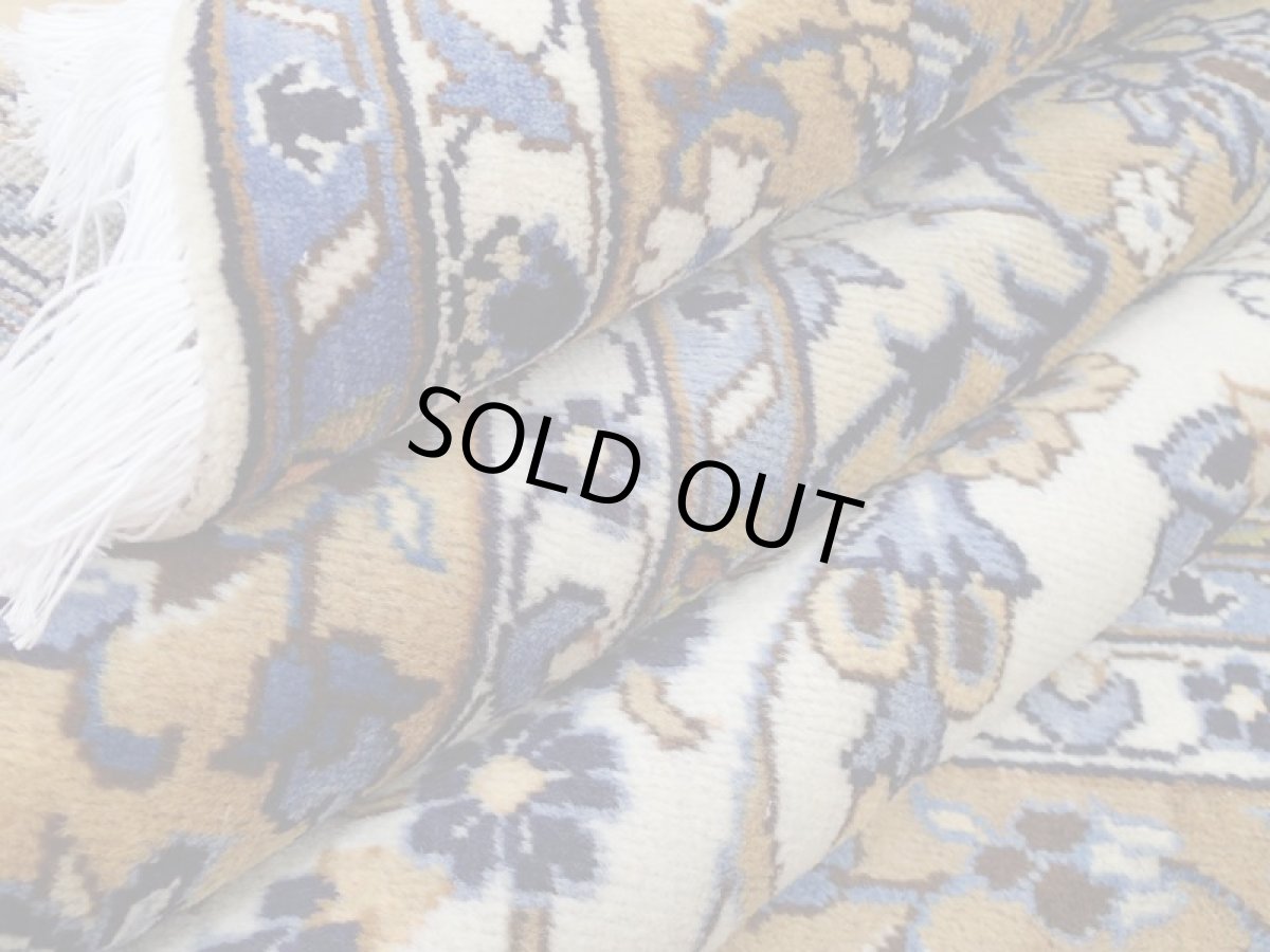 画像15: 美品 ペルシャ 絨毯 ナジャファバド 縦3.2m 6.6? 6帖 リビング ダイニング 3人掛けソファ コーナーソファ 大判 サイズ 313 x 208 cm No.a19 草木染 天然 ウール 手織り トライバル ラグ 敷物 マット カーペット メダリオン ヴィンテージ ビンテージ (15)