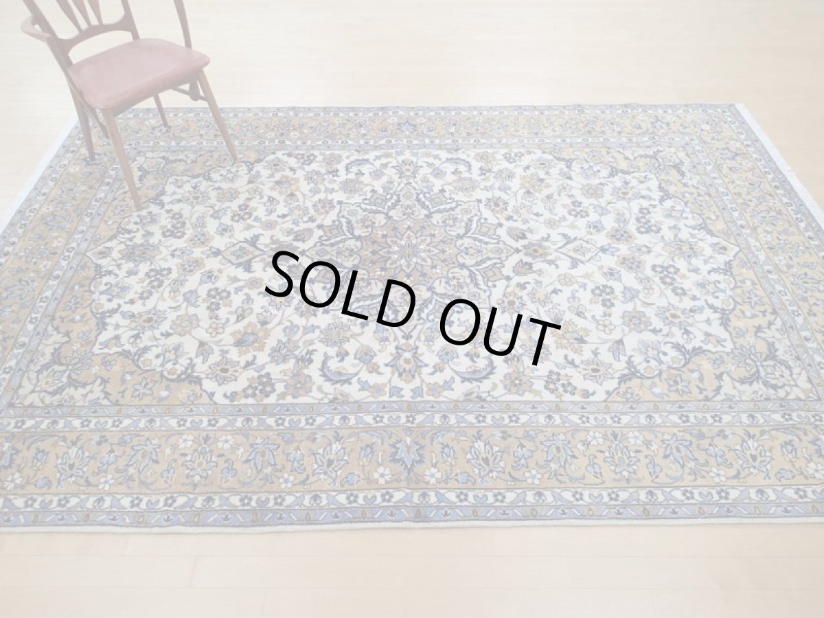 画像3: 美品 ペルシャ 絨毯 ナジャファバド 縦3.2m 6.6? 6帖 リビング ダイニング 3人掛けソファ コーナーソファ 大判 サイズ 313 x 208 cm No.a19 草木染 天然 ウール 手織り トライバル ラグ 敷物 マット カーペット メダリオン ヴィンテージ ビンテージ (3)