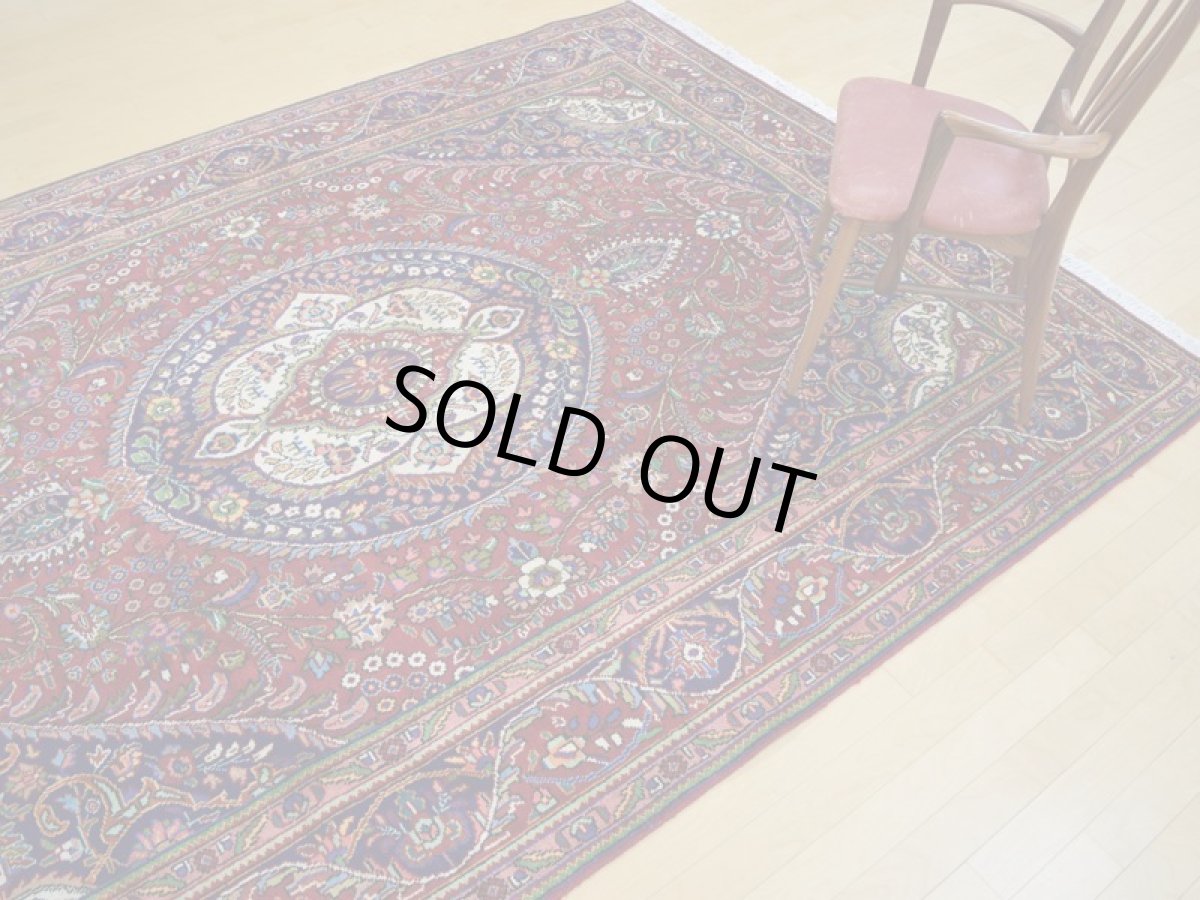 画像8: 良品 ペルシャ 絨毯 タブリーズ 縦3m 6? 6帖 リビング ダイニング 3人掛けソファ コーナーソファ 大判 サイズ 295 x 205 cm No.a130 手織り トライバル ラグ 天然 ウール 敷物 マット カーペット 赤 メダリオン 草木 花 柄 ヴィンテージ ビンテージ (8)