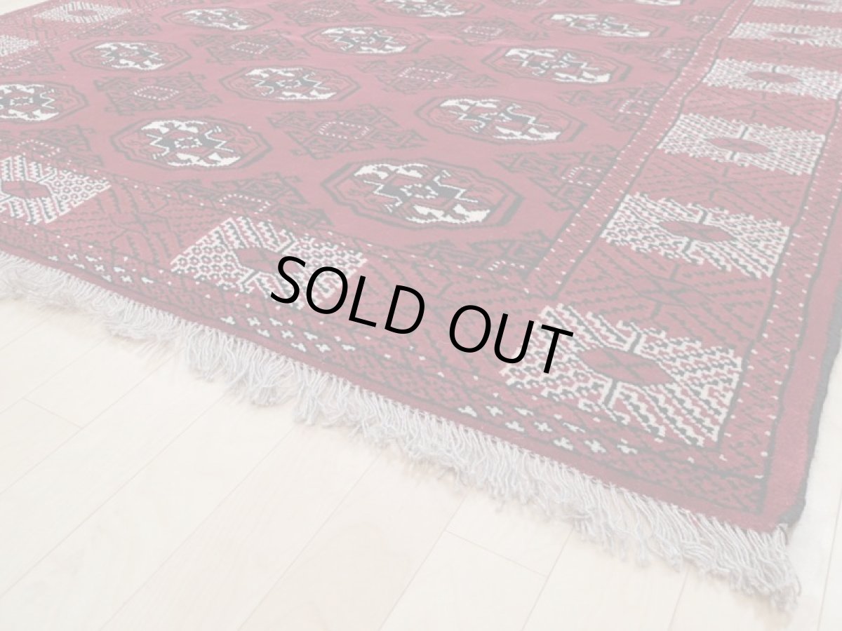 画像12: 新品 ペルシャ 絨毯 トルクメン 縦2.4m 3.8㎡ 3帖 リビング ダイニング 2〜3人掛け ソファ サイズ 235 x 162 cm A129 天然 肉厚 ウール 手織り ハンドメイド トライバル ラグ マット カーペット 赤 エンジ  ギュル 幾何学模様 民族柄 n-a129-235162-h033-034 (12)