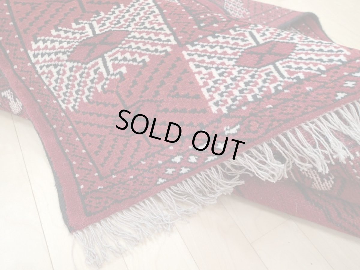 画像15: 新品 ペルシャ 絨毯 トルクメン 縦2.4m 3.8㎡ 3帖 リビング ダイニング 2〜3人掛け ソファ サイズ 235 x 162 cm A129 天然 肉厚 ウール 手織り ハンドメイド トライバル ラグ マット カーペット 赤 エンジ  ギュル 幾何学模様 民族柄 n-a129-235162-h033-034 (15)
