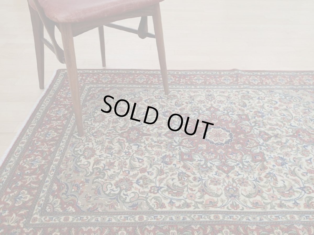 画像2: 良品 ペルシャ 絨毯 クム 縦1.6m センターテーブル 2人掛け ソファ デスク 足元 サイズ  155 x 105 cm No.205 天然 ウール 手織り ラグ ハンドメイド カーペット 敷物 b-205-155105s014 (2)