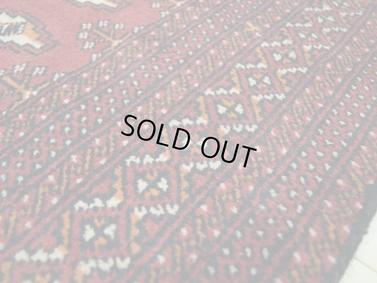 画像13: 良品 ペルシャ 絨毯 トルクメン 縦2.9m 5.6? 6帖 リビング ダイニング 3人掛けソファ サイズ 285 x 195 cm  A193 天然 肉厚 ウール 手織り ハンドメイド トライバル ラグ マット カーペット 赤茶 エンジ  幾何学模様 民族柄 (13)