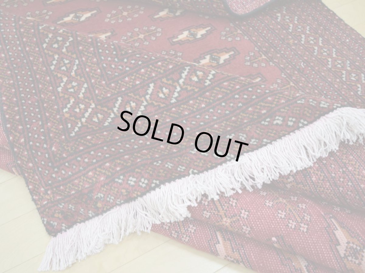 画像16: 良品 ペルシャ 絨毯 トルクメン 縦2.9m 5.6? 6帖 リビング ダイニング 3人掛けソファ サイズ 285 x 195 cm  A193 天然 肉厚 ウール 手織り ハンドメイド トライバル ラグ マット カーペット 赤茶 エンジ  幾何学模様 民族柄 (16)