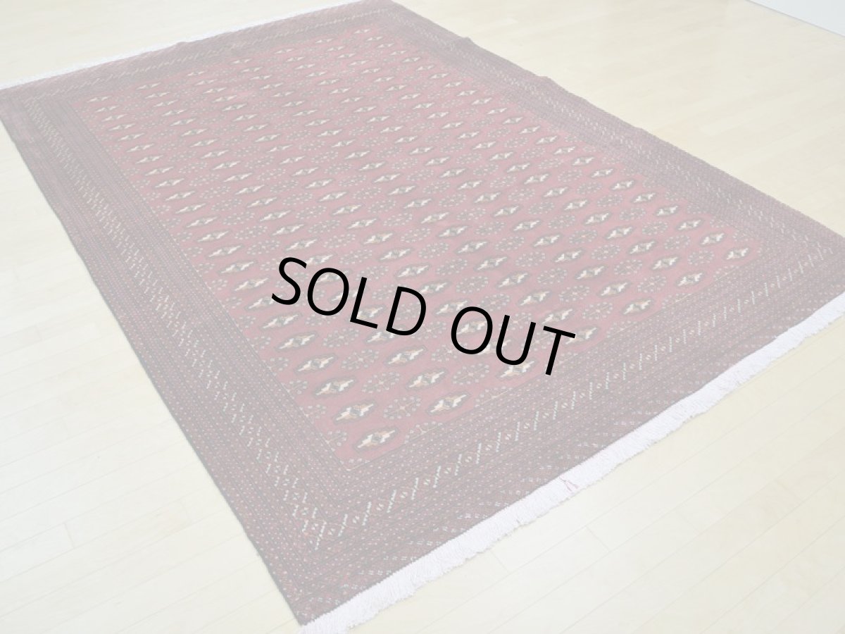 画像7: 良品 ペルシャ 絨毯 トルクメン 縦2.9m 5.6? 6帖 リビング ダイニング 3人掛けソファ サイズ 285 x 195 cm  A193 天然 肉厚 ウール 手織り ハンドメイド トライバル ラグ マット カーペット 赤茶 エンジ  幾何学模様 民族柄 (7)