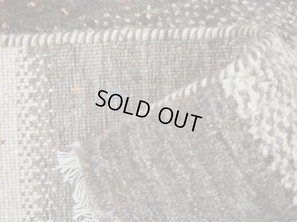 画像15: 新品 ペルシャ ギャッベ  縦1.8m 2.3? リビング ダイニング 2人掛けソファ サイズ 183 × 125 cm E101 肉厚 天然 ウール ギャベ 手織り ハンドメイド ラグ 絨毯 カーペット 原毛 生成り グレー クリーム リビングダイニングルームやベッドサイドに (15)