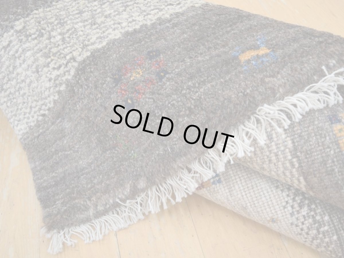 画像14: 新品 ペルシャ ギャッベ  縦1.8m 2.3? リビング ダイニング 2人掛けソファ サイズ 183 × 125 cm E101 肉厚 天然 ウール ギャベ 手織り ハンドメイド ラグ 絨毯 カーペット 原毛 生成り グレー クリーム リビングダイニングルームやベッドサイドに (14)