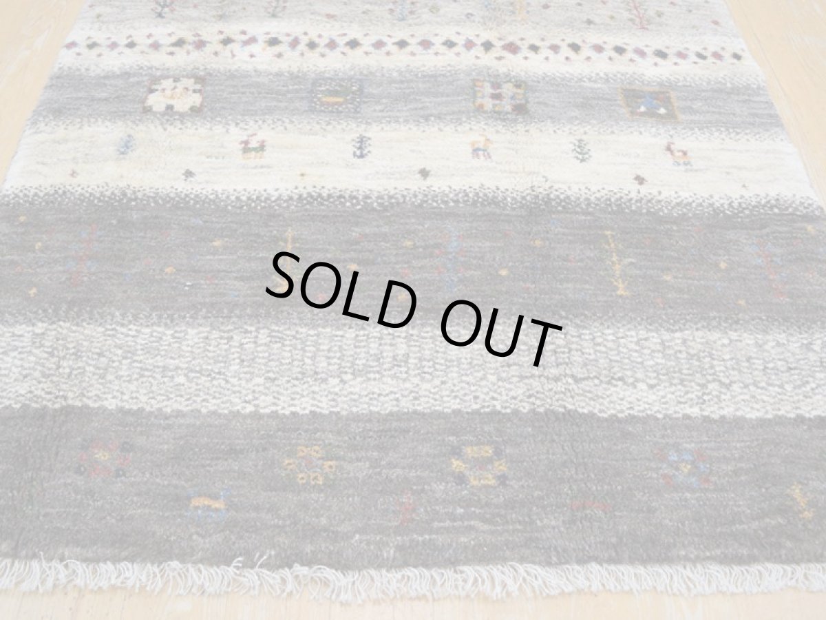 画像5: 新品 ペルシャ ギャッベ  縦1.8m 2.3? リビング ダイニング 2人掛けソファ サイズ 183 × 125 cm E101 肉厚 天然 ウール ギャベ 手織り ハンドメイド ラグ 絨毯 カーペット 原毛 生成り グレー クリーム リビングダイニングルームやベッドサイドに (5)