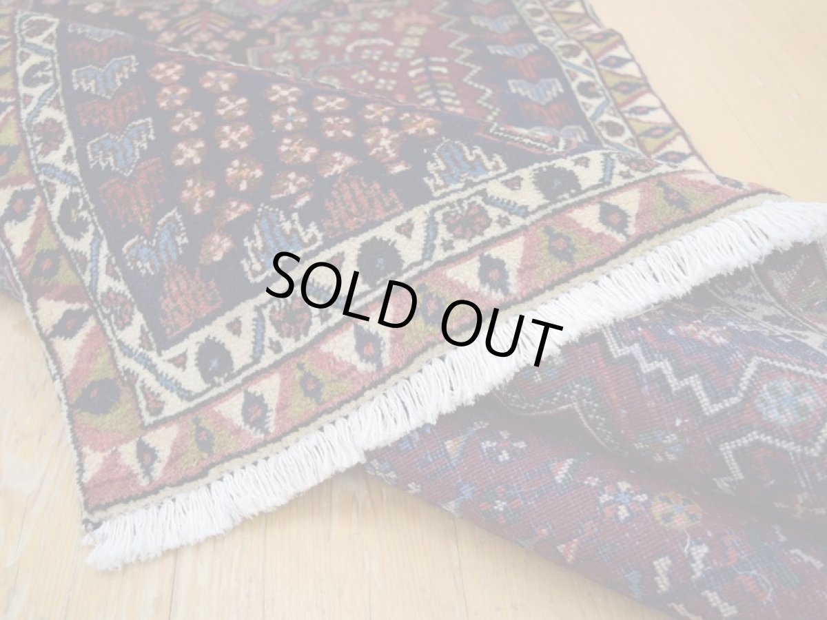 画像14: 良品 ペルシャ 絨毯 シールジャーン 縦1.7m 2.2㎡ 2帖 リビング センターテーブル 2人掛けソファ サイズ 170 x 130 cm E111 天然 肉厚 ウール 手織り ハンドメイド トライバル ラグ 部族絨毯 マット カーペット 赤茶 エンジ 動物 幾何学模様 民族柄 b-E111-170130h003 (14)