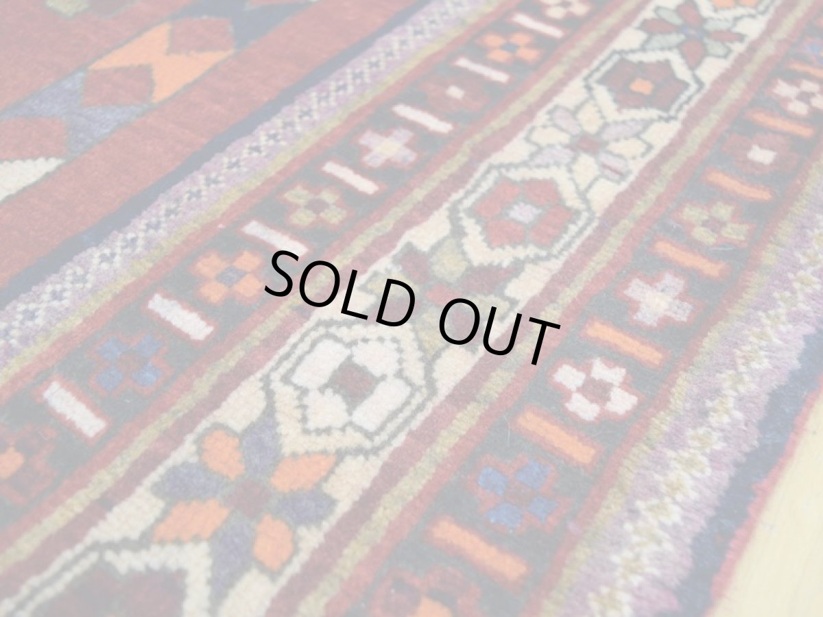 画像13: 良品 ペルシャ 絨毯 シールジャーン 縦2.4m 4.6㎡ 3帖 リビング ダイニング 3人掛けソファ サイズ 240 x 190 cm E110 天然 肉厚 ウール 手織り ハンドメイド トライバル ラグ 部族絨毯 マット カーペット 赤 花柄 幾何学模様 民族柄 b-E110-240190h084 (13)