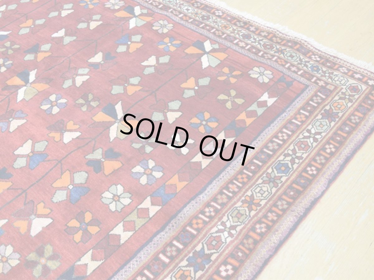 画像9: 良品 ペルシャ 絨毯 シールジャーン 縦2.4m 4.6㎡ 3帖 リビング ダイニング 3人掛けソファ サイズ 240 x 190 cm E110 天然 肉厚 ウール 手織り ハンドメイド トライバル ラグ 部族絨毯 マット カーペット 赤 花柄 幾何学模様 民族柄 b-E110-240190h084 (9)