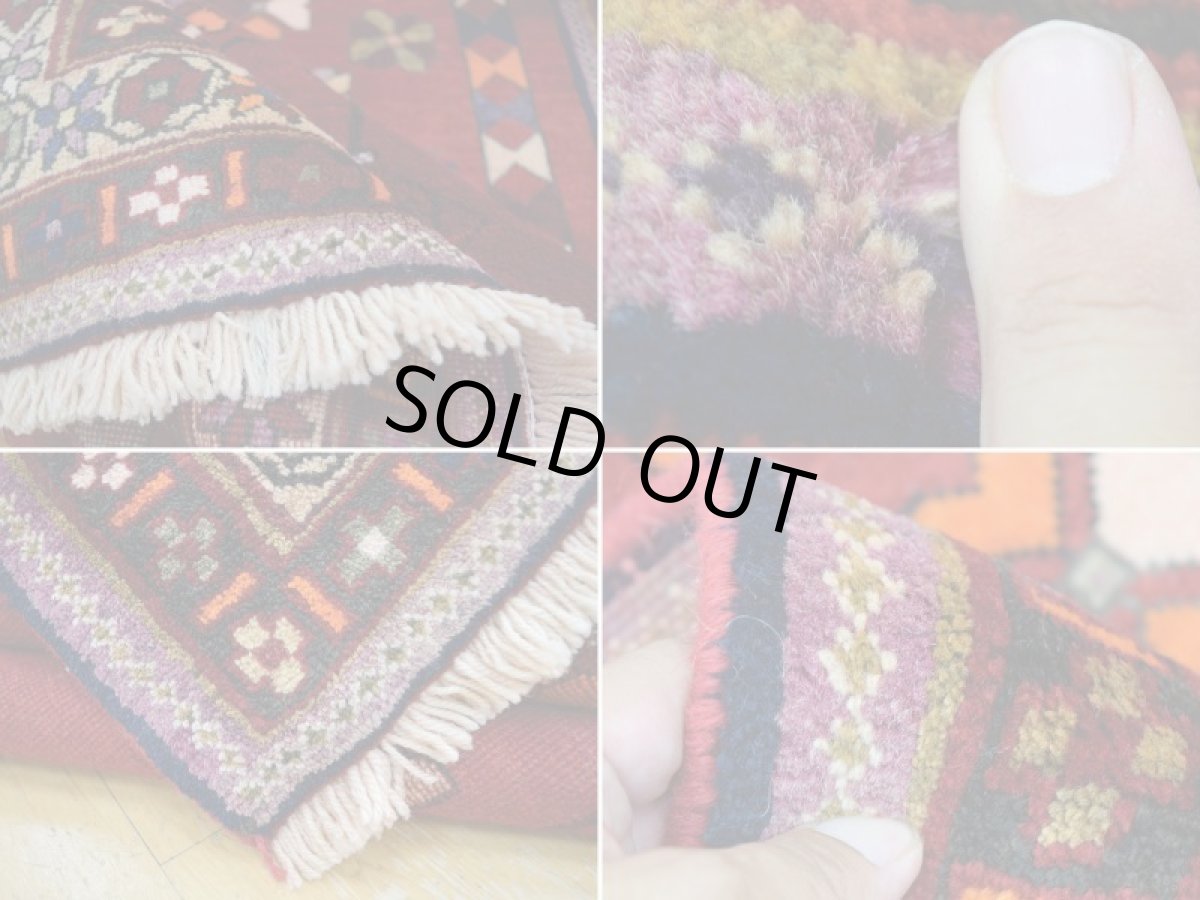 画像18: 良品 ペルシャ 絨毯 シールジャーン 縦2.4m 4.6㎡ 3帖 リビング ダイニング 3人掛けソファ サイズ 240 x 190 cm E110 天然 肉厚 ウール 手織り ハンドメイド トライバル ラグ 部族絨毯 マット カーペット 赤 花柄 幾何学模様 民族柄 b-E110-240190h084 (18)