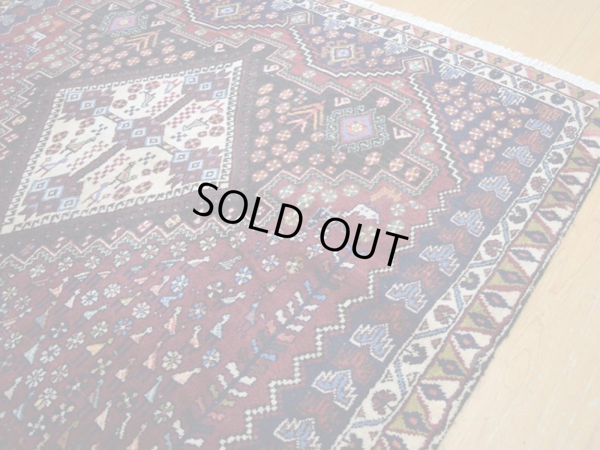 画像9: 良品 ペルシャ 絨毯 シールジャーン 縦1.7m 2.2㎡ 2帖 リビング センターテーブル 2人掛けソファ サイズ 170 x 130 cm E111 天然 肉厚 ウール 手織り ハンドメイド トライバル ラグ 部族絨毯 マット カーペット 赤茶 エンジ 動物 幾何学模様 民族柄 b-E111-170130h003 (9)