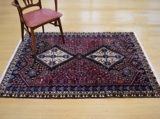 画像3: 良品 ペルシャ 絨毯 シールジャーン 縦1.7m 2.2㎡ 2帖 リビング センターテーブル 2人掛けソファ サイズ 170 x 130 cm E111 天然 肉厚 ウール 手織り ハンドメイド トライバル ラグ 部族絨毯 マット カーペット 赤茶 エンジ 動物 幾何学模様 民族柄 b-E111-170130h003 (3)