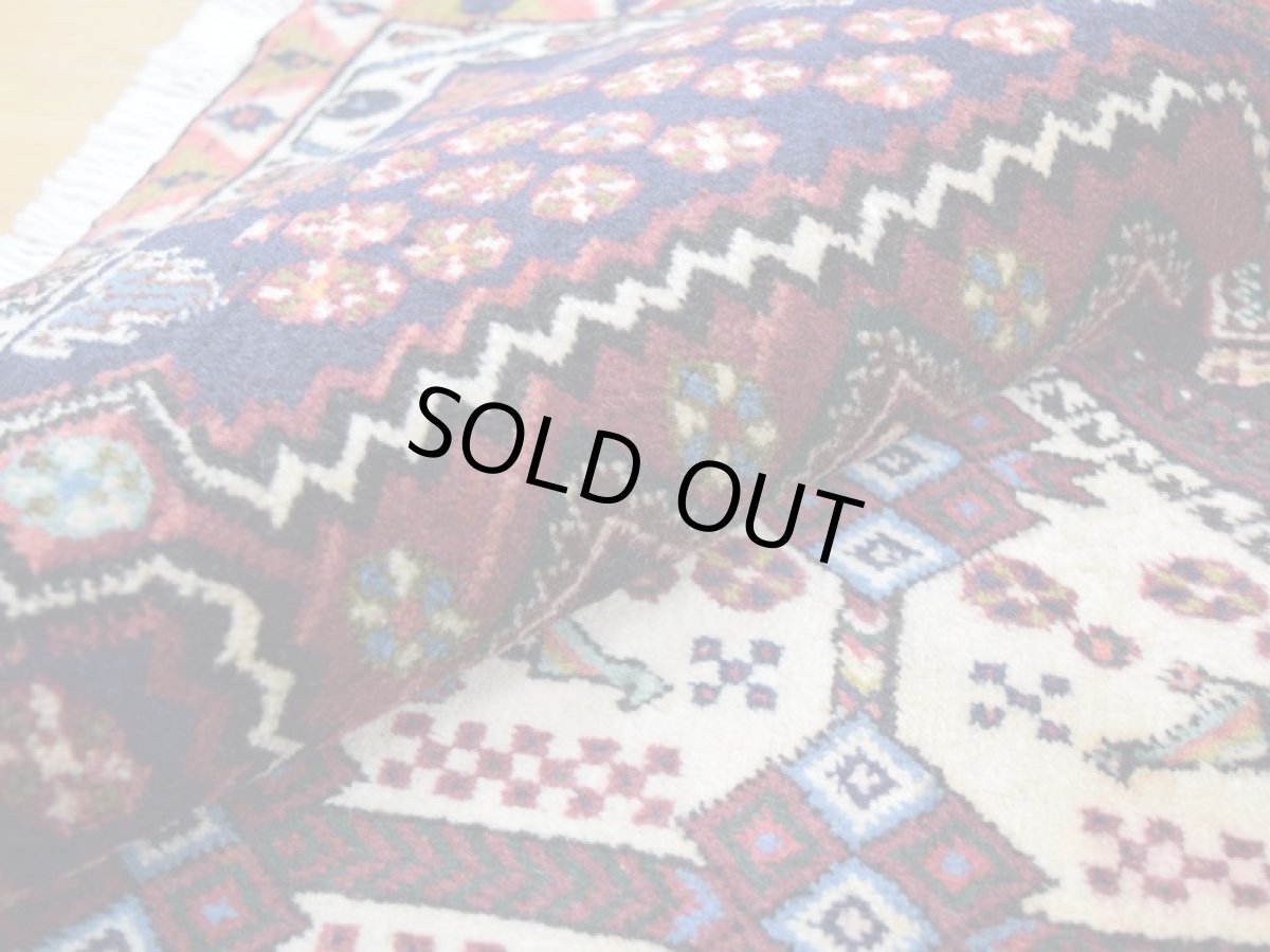 画像15: 良品 ペルシャ 絨毯 シールジャーン 縦1.7m 2.2㎡ 2帖 リビング センターテーブル 2人掛けソファ サイズ 170 x 130 cm E111 天然 肉厚 ウール 手織り ハンドメイド トライバル ラグ 部族絨毯 マット カーペット 赤茶 エンジ 動物 幾何学模様 民族柄 b-E111-170130h003 (15)