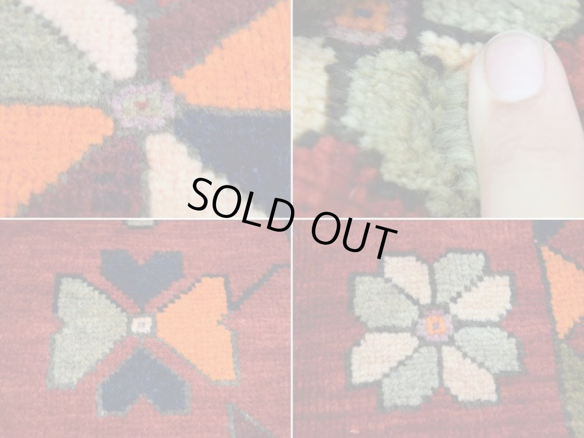 画像16: 良品 ペルシャ 絨毯 シールジャーン 縦2.4m 4.6㎡ 3帖 リビング ダイニング 3人掛けソファ サイズ 240 x 190 cm E110 天然 肉厚 ウール 手織り ハンドメイド トライバル ラグ 部族絨毯 マット カーペット 赤 花柄 幾何学模様 民族柄 b-E110-240190h084 (16)