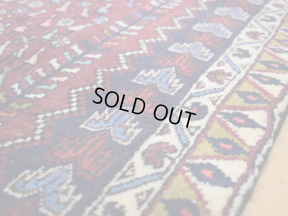 画像13: 良品 ペルシャ 絨毯 シールジャーン 縦1.7m 2.2㎡ 2帖 リビング センターテーブル 2人掛けソファ サイズ 170 x 130 cm E111 天然 肉厚 ウール 手織り ハンドメイド トライバル ラグ 部族絨毯 マット カーペット 赤茶 エンジ 動物 幾何学模様 民族柄 b-E111-170130h003 (13)