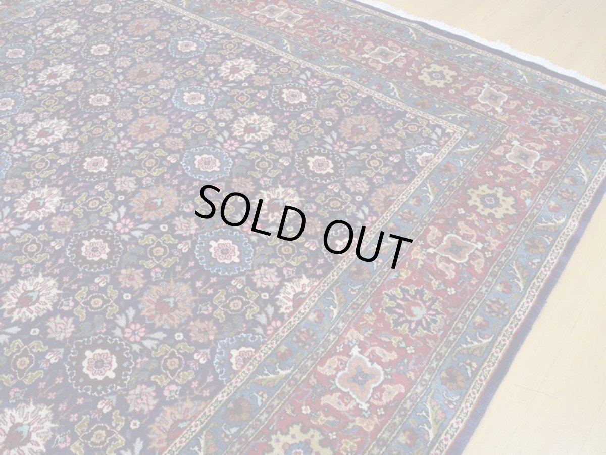 画像9: 良品 ペルシャ 絨毯 タブリーズ 工房名入り 縦3.5m 8.3? 6帖程度 リビング ダイニング 3人掛けソファ コーナーソファ 大判 サイズ 345 x 240 cm No.e134 天然 ウール 手織り トライバル ラグ 敷物 マット カーペット オーバーオール ヴィンテージ ビンテージ (9)