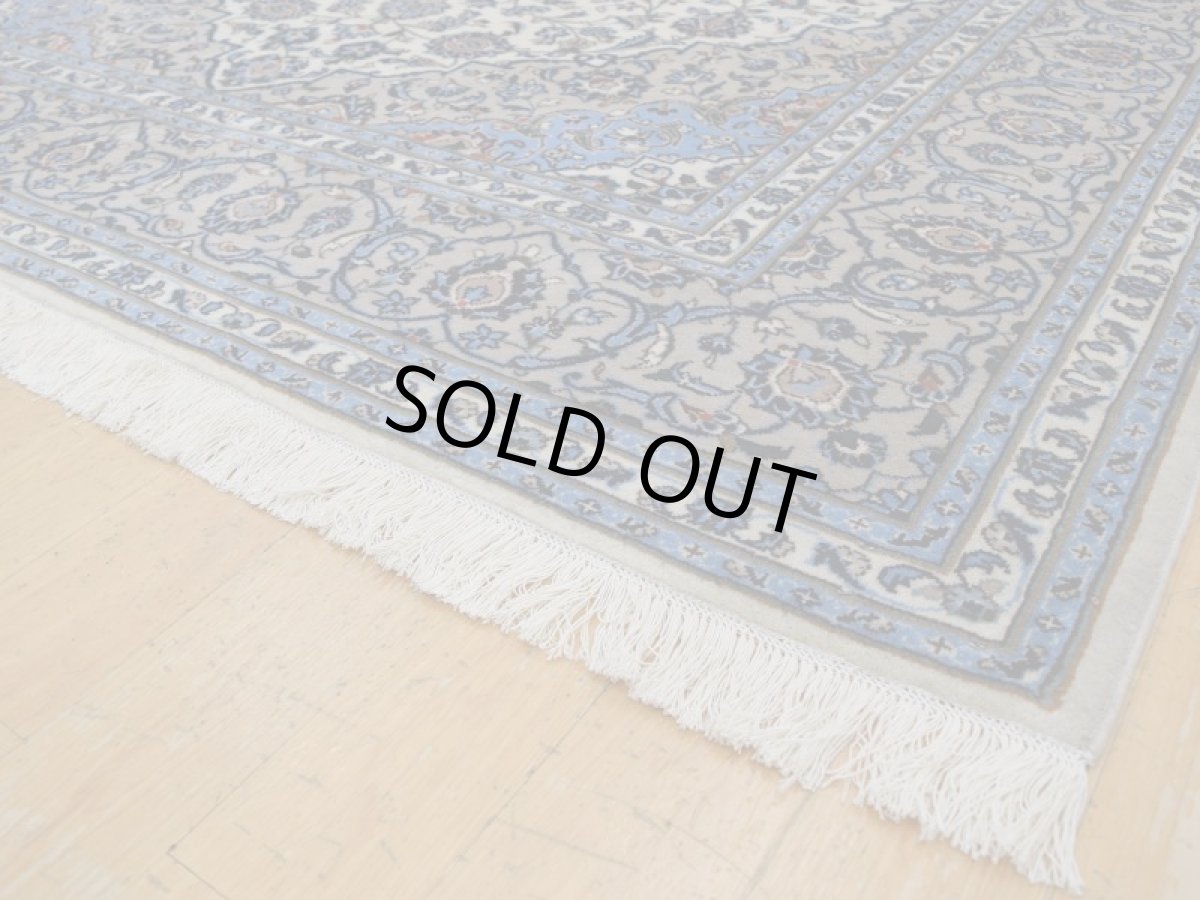 画像11: 極上美品 ペルシャ 絨毯 カシャーン 縦3m 6? 6帖 リビング ダイニング 3人掛けソファ コーナーソファ 大判 サイズ 295 x 200 cm No.237 肉厚 ウール 天然 手織り トライバル ラグ 敷物 マット カーペット 生成り グレー 水色 メダリオン ヴィンテージ ビンテージ (11)