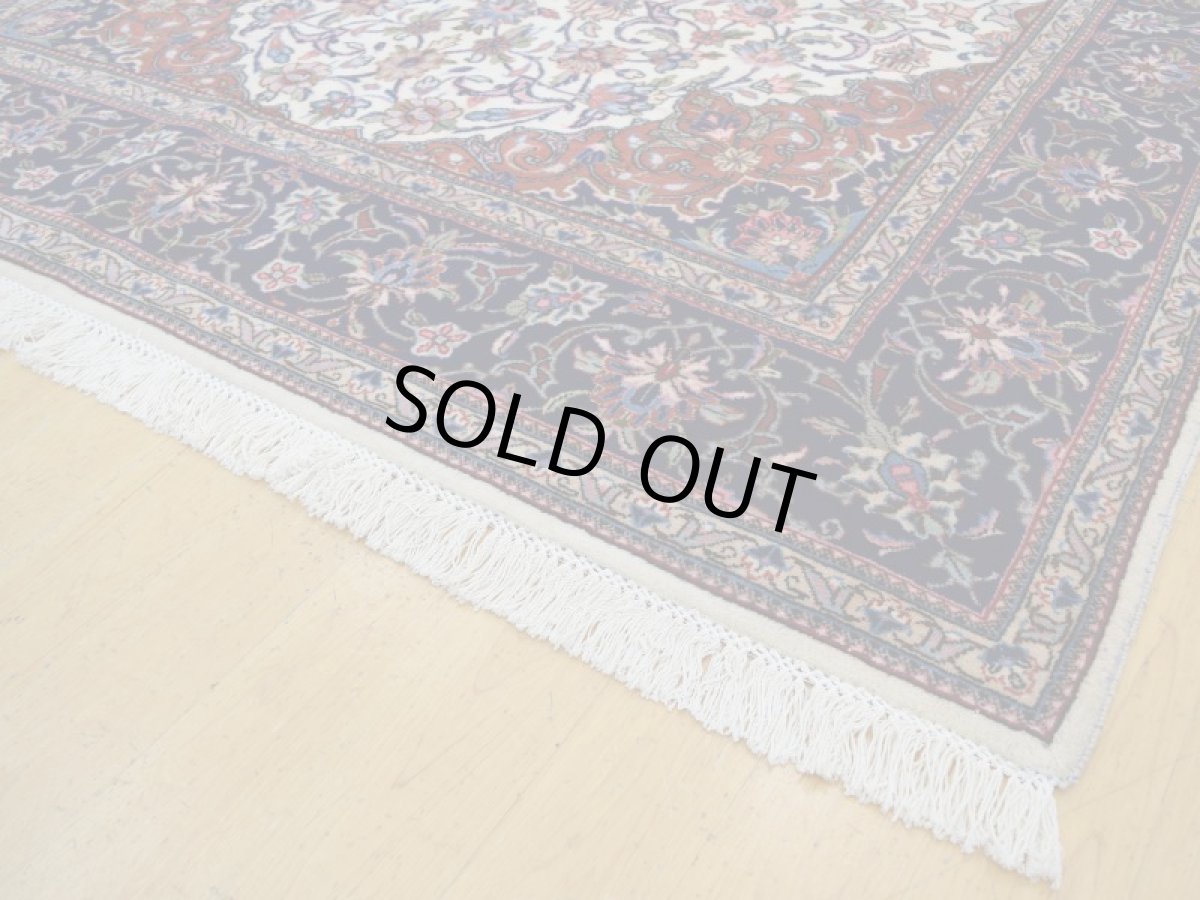 画像11: 美品 ペルシャ 絨毯 ヤズド 縦3m 6? 6帖 リビング ダイニング 3人掛けソファ コーナーソファ 大判 サイズ 304 x 196 cm No.336 ウール 天然 手織り トライバル ラグ 敷物 マット カーペット 生成り クリーム メダリオン ヴィンテージ ビンテージ a-336-304196s056-548 (11)