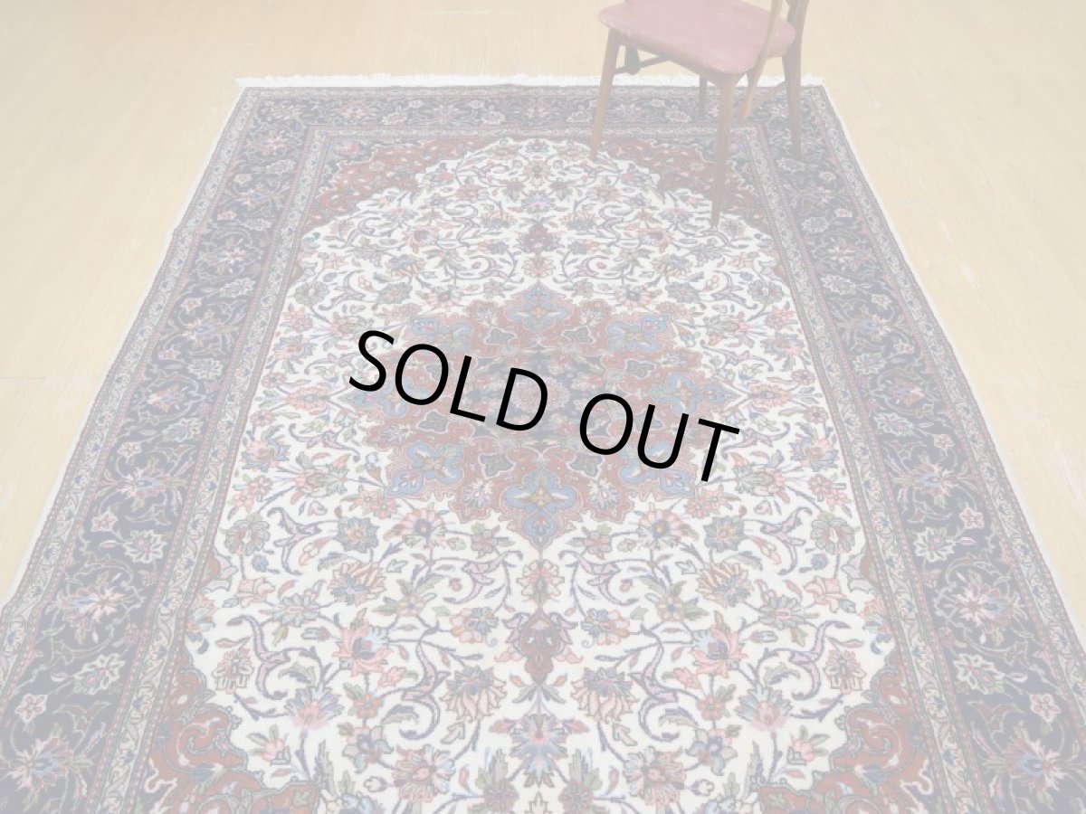 画像5: 美品 ペルシャ 絨毯 ヤズド 縦3m 6? 6帖 リビング ダイニング 3人掛けソファ コーナーソファ 大判 サイズ 304 x 196 cm No.336 ウール 天然 手織り トライバル ラグ 敷物 マット カーペット 生成り クリーム メダリオン ヴィンテージ ビンテージ a-336-304196s056-548 (5)