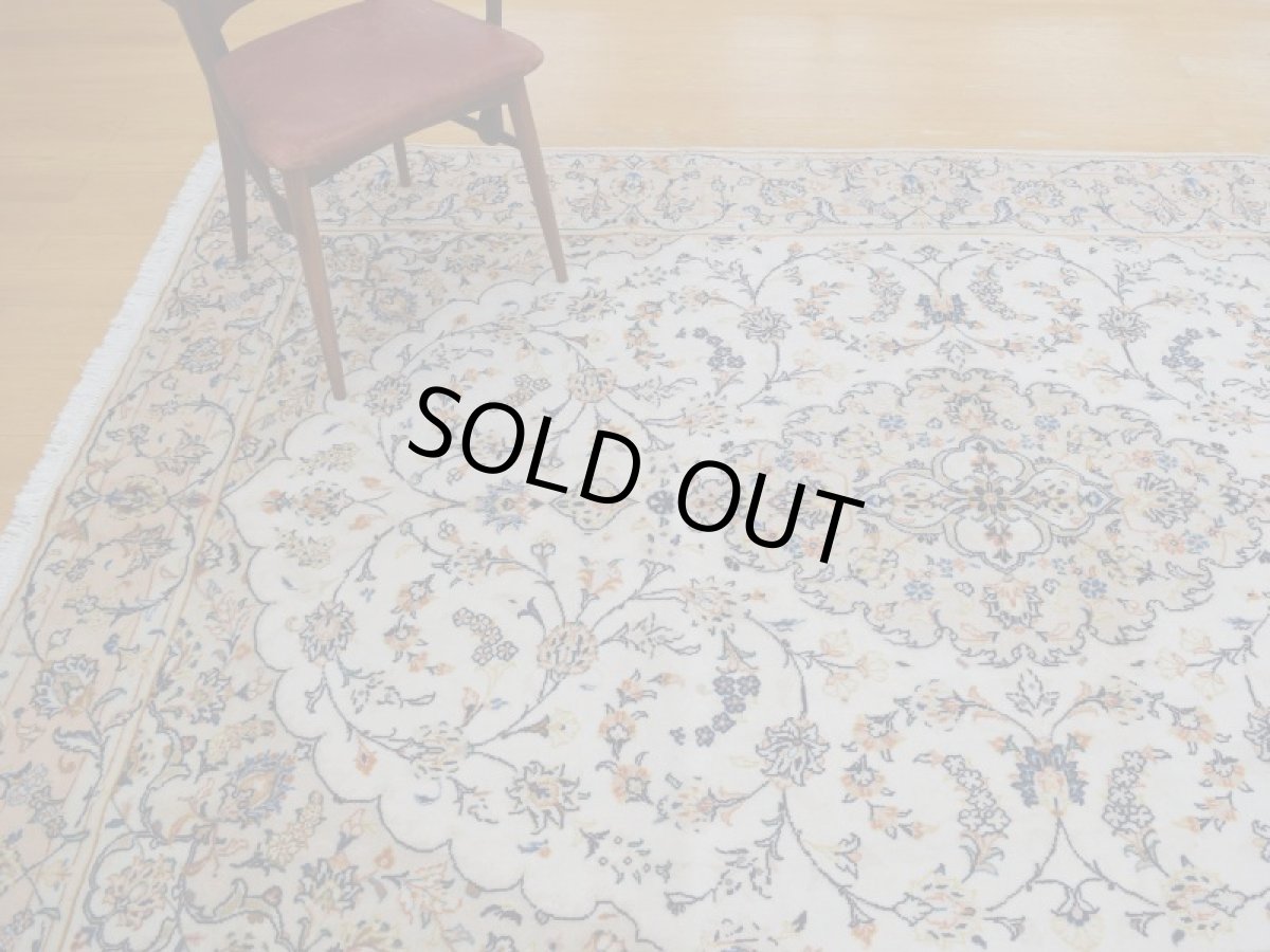 画像2: 美品 ペルシャ 絨毯 カシャーン 縦3m 5.8㎡ 6帖 リビング ダイニング 3人掛けソファ コーナーソファ 大判 サイズ 291 x 195 cm No.268 肉厚 ウール 天然 手織り トライバル ラグ 敷物 マット カーペット 生成り クリーム ピンク メダリオン ヴィンテージ ビンテージ (2)