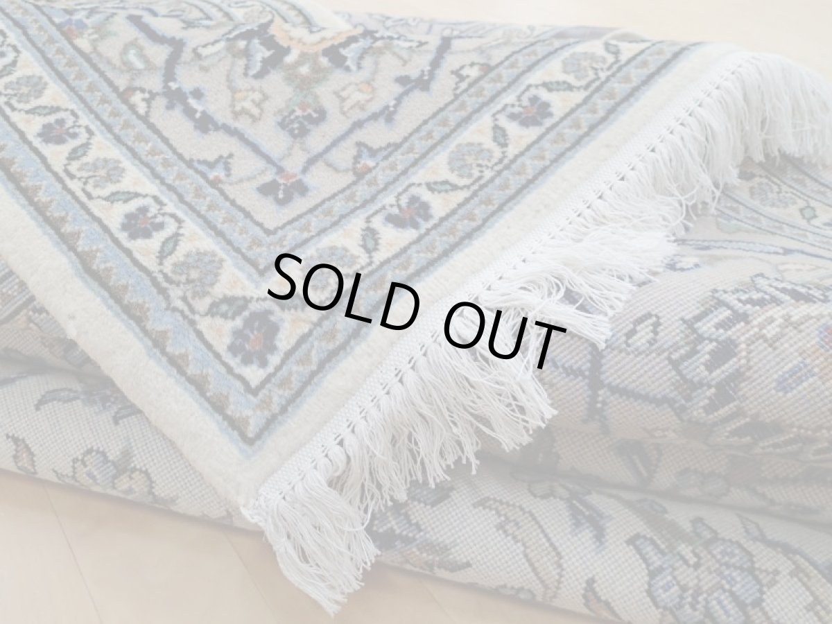 画像14: 美品 ペルシャ 絨毯 カシャーン 縦3m 6㎡ 6帖 リビング ダイニング 3人掛けソファ コーナーソファ 大判 サイズ 296 x 202 cm No.113 肉厚 ウール 天然 手織り トライバル ラグ 敷物 マット カーペット 生成り グレー 水色 メダリオン ヴィンテージ ビンテージ a-113-296202s055-517 (14)