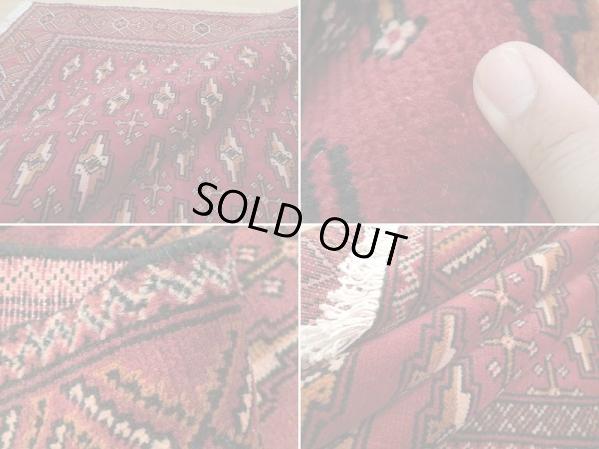 画像20: 良品 ペルシャ 絨毯 トルクメン 縦3m 5.6㎡ 6帖 リビング ダイニング 3人掛けソファ サイズ 297 x 187 cm A190 天然 肉厚 ウール 手織り ハンドメイド トライバル ラグ マット カーペット 赤茶 エンジ  幾何学模様 民族柄 (20)