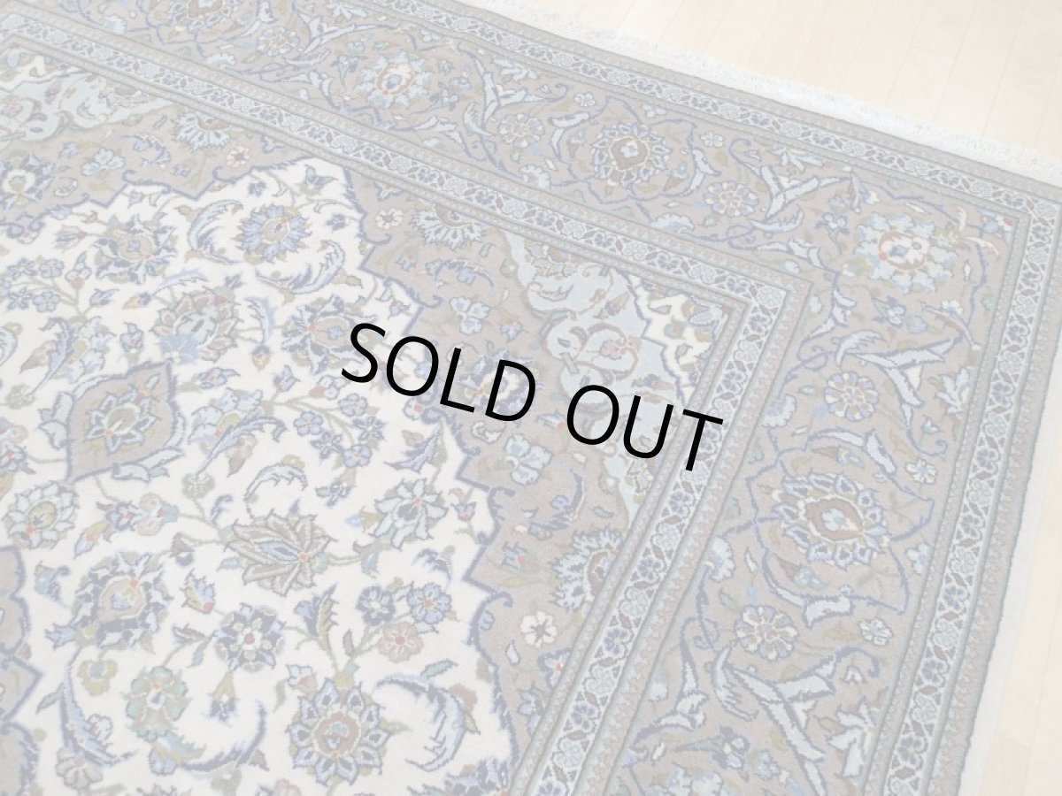 画像9: 美品 ペルシャ 絨毯 カシャーン 縦3.1m 6.4㎡ 6帖 リビング ダイニング 3人掛けソファ コーナーソファ 大判 サイズ 305 x 208 cm No.103 肉厚 ウール 天然 手織り トライバル ラグ 敷物 マット カーペット 生成り クリーム グレー メダリオン ヴィンテージ ビンテージ (9)