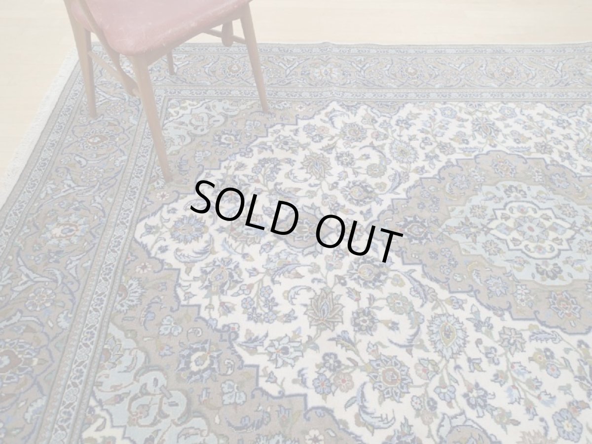 画像2: 美品 ペルシャ 絨毯 カシャーン 縦3.1m 6.4㎡ 6帖 リビング ダイニング 3人掛けソファ コーナーソファ 大判 サイズ 305 x 208 cm No.103 肉厚 ウール 天然 手織り トライバル ラグ 敷物 マット カーペット 生成り クリーム グレー メダリオン ヴィンテージ ビンテージ (2)