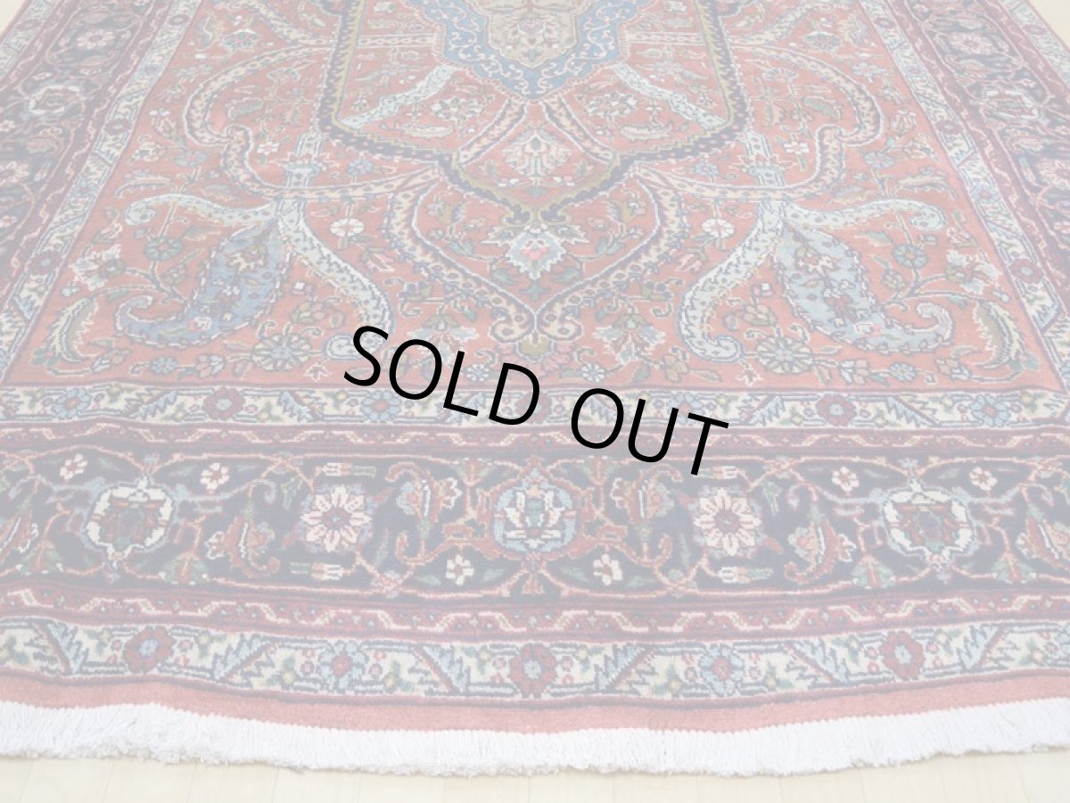 画像6: 良品 ペルシャ 絨毯 タブリーズ 工房名入り 縦3.2m 6.5㎡ 6帖程度 リビング ダイニング 3人掛けソファ コーナーソファ 大判 サイズ 315 x 205 cm No.a101 天然 ウール 手織り トライバル ラグ 敷物 マット カーペット オレンジ ヴィンテージ ビンテージ (6)