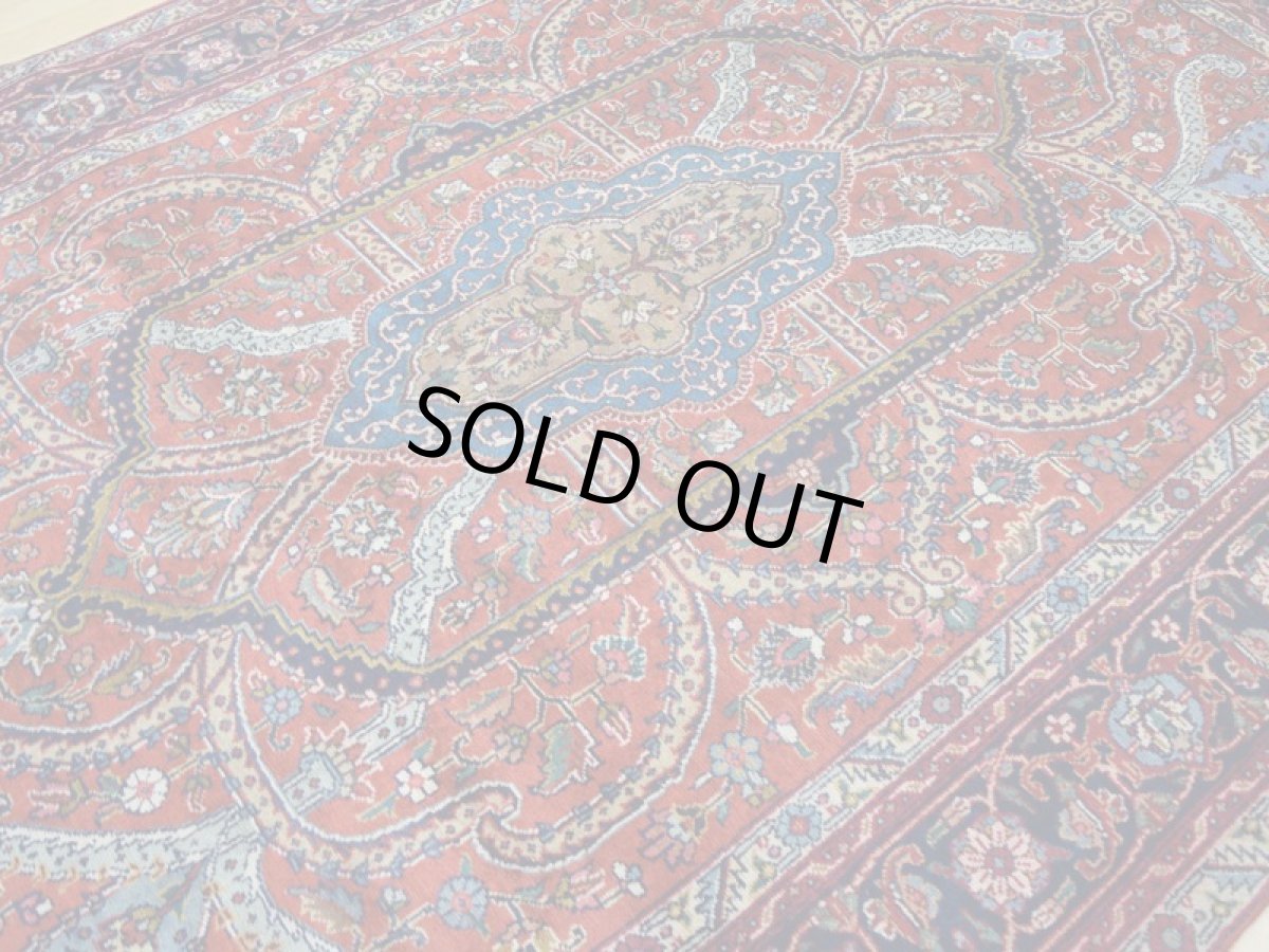 画像9: 良品 ペルシャ 絨毯 タブリーズ 工房名入り 縦3.2m 6.5㎡ 6帖程度 リビング ダイニング 3人掛けソファ コーナーソファ 大判 サイズ 315 x 205 cm No.a101 天然 ウール 手織り トライバル ラグ 敷物 マット カーペット オレンジ ヴィンテージ ビンテージ (9)