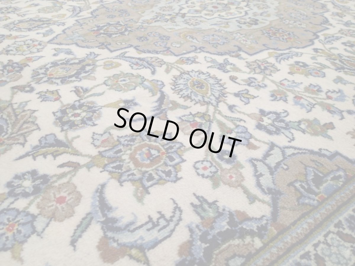 画像12: 美品 ペルシャ 絨毯 カシャーン 縦3.1m 6.4㎡ 6帖 リビング ダイニング 3人掛けソファ コーナーソファ 大判 サイズ 305 x 208 cm No.103 肉厚 ウール 天然 手織り トライバル ラグ 敷物 マット カーペット 生成り クリーム グレー メダリオン ヴィンテージ ビンテージ (12)