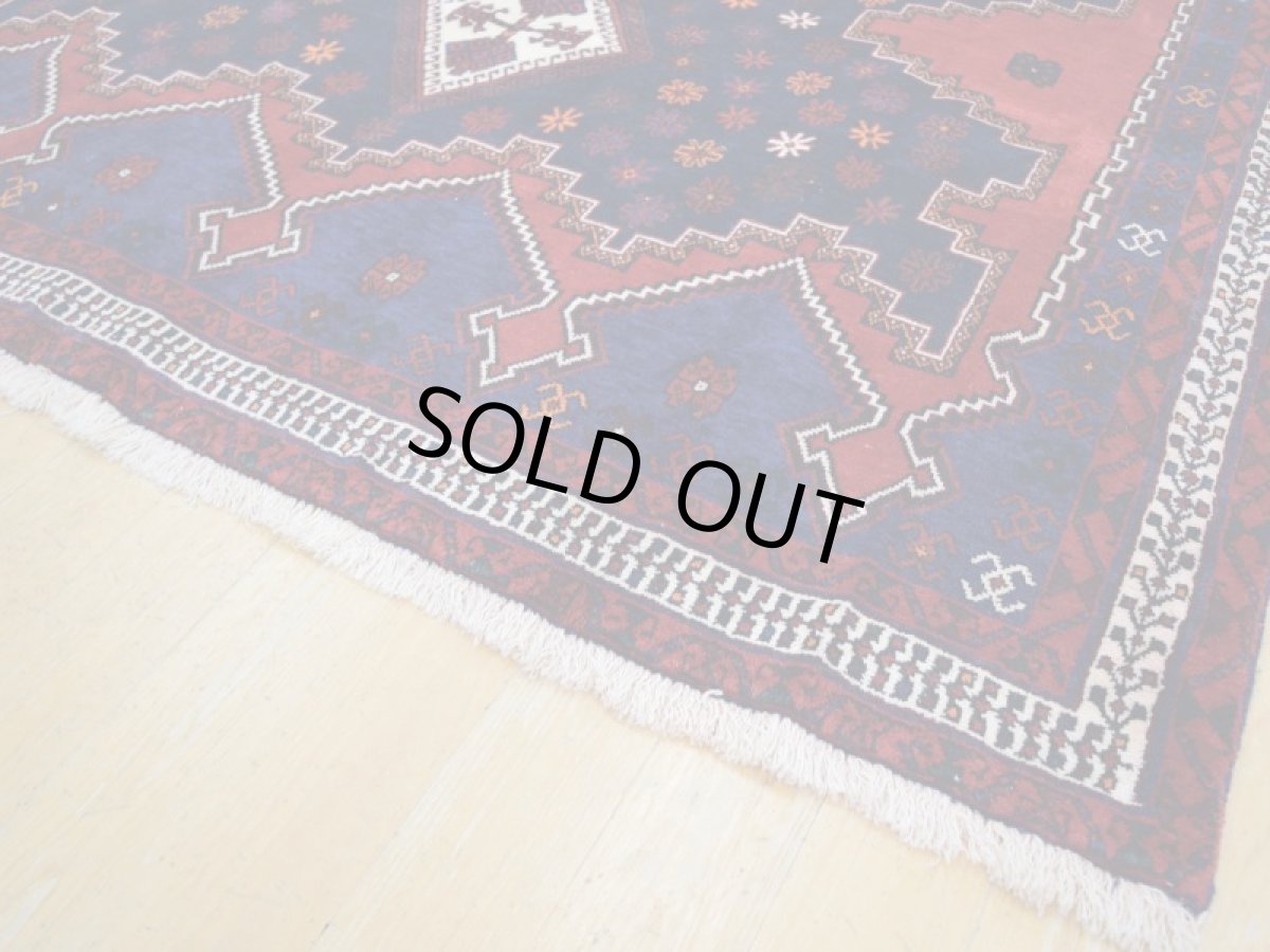 画像9: 良品 ペルシャ 絨毯 シールジャーン 縦2.4m 4.6㎡ 3帖 リビング ダイニング 3人掛けソファ サイズ 242 x 188 cm E141 天然 ウール 手織り ハンドメイド トライバル ラグ 部族絨毯 マット カーペット 花柄 幾何学模様 民族柄 ギャッベ(ギャベ)をお探しの方にもお勧めです b-E141-240188h094 (9)