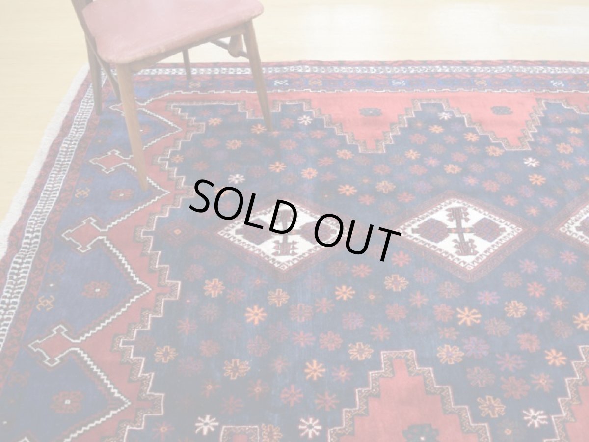 画像2: 良品 ペルシャ 絨毯 シールジャーン 縦2.4m 4.6㎡ 3帖 リビング ダイニング 3人掛けソファ サイズ 242 x 188 cm E141 天然 ウール 手織り ハンドメイド トライバル ラグ 部族絨毯 マット カーペット 花柄 幾何学模様 民族柄 ギャッベ(ギャベ)をお探しの方にもお勧めです b-E141-240188h094 (2)